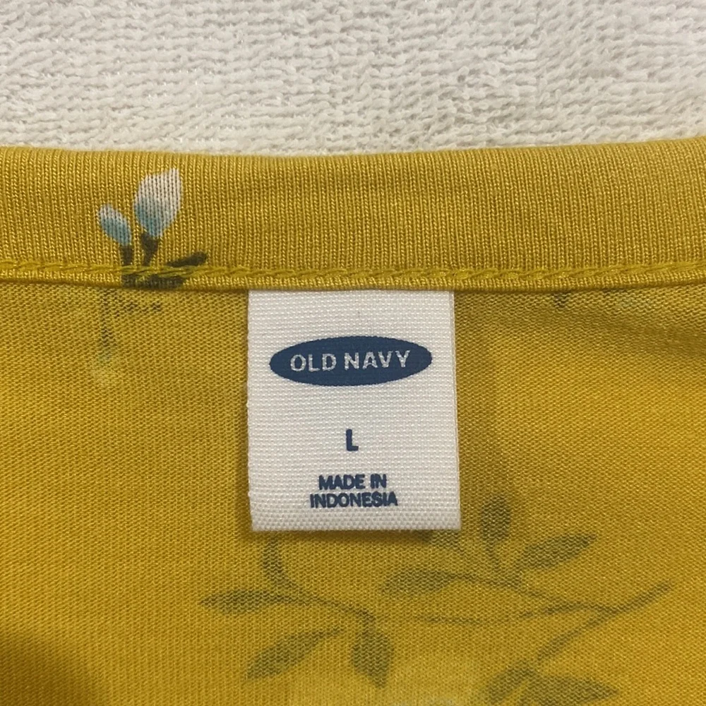 OLD NAVY FLORAL TOP - Picture 6 of 7